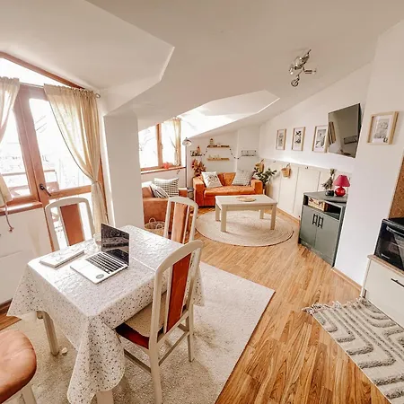 Apartman Happy 2-bedroom Near Lift With Free Parking