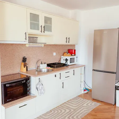 Apartman Happy 2-bedroom Near Lift With Free Parking *