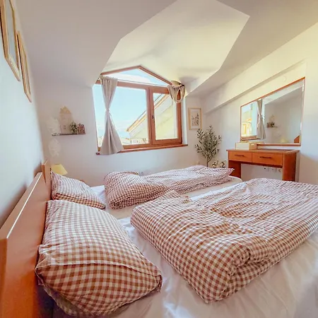Happy 2-bedroom Near Lift With Free Parking Apartman *