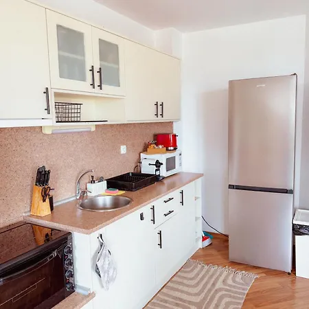 Happy 2-bedroom Near Lift With Free Parking Банско