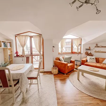 Happy 2-bedroom Near Lift With Free Parking Apartman *