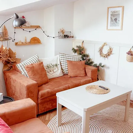 Happy 2-bedroom Near Lift With Free Parking Apartman *