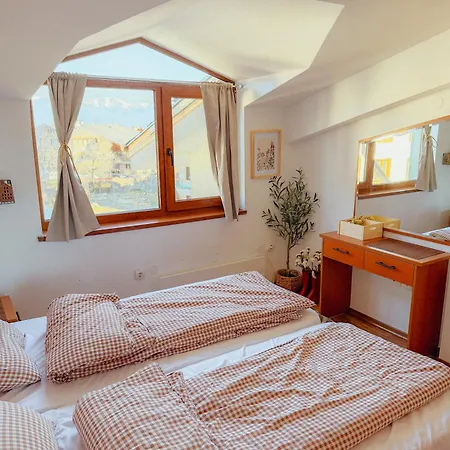 Happy 2-bedroom Near Lift With Free Parking Apartman Banszko